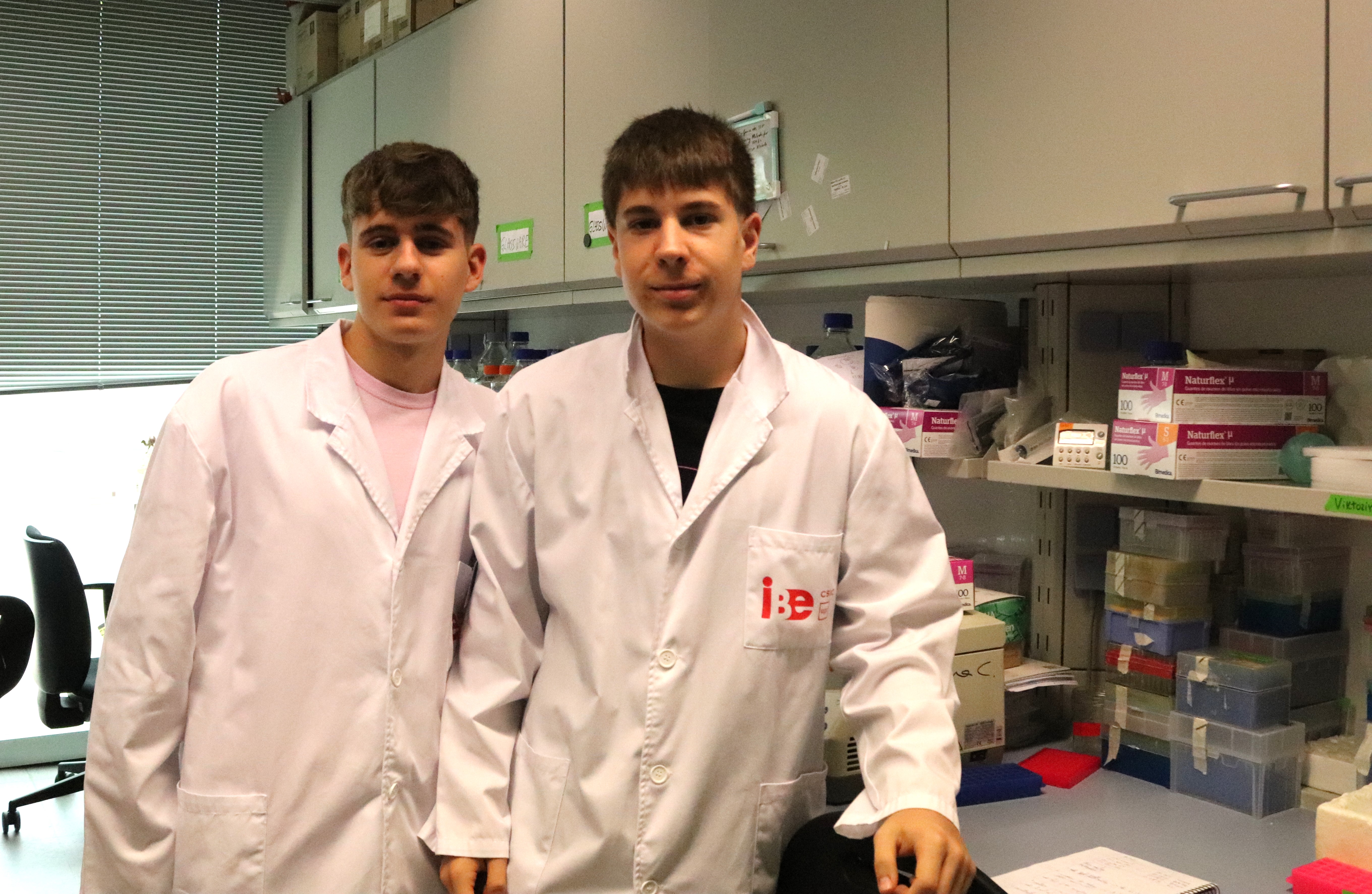 Edgar Pérez i Joan Soler, estudiants del programa "Joves i Ciència" Imatge inicial - Edgar Pérez i Joan Soler, estudiants del programa "Joves i Ciència"