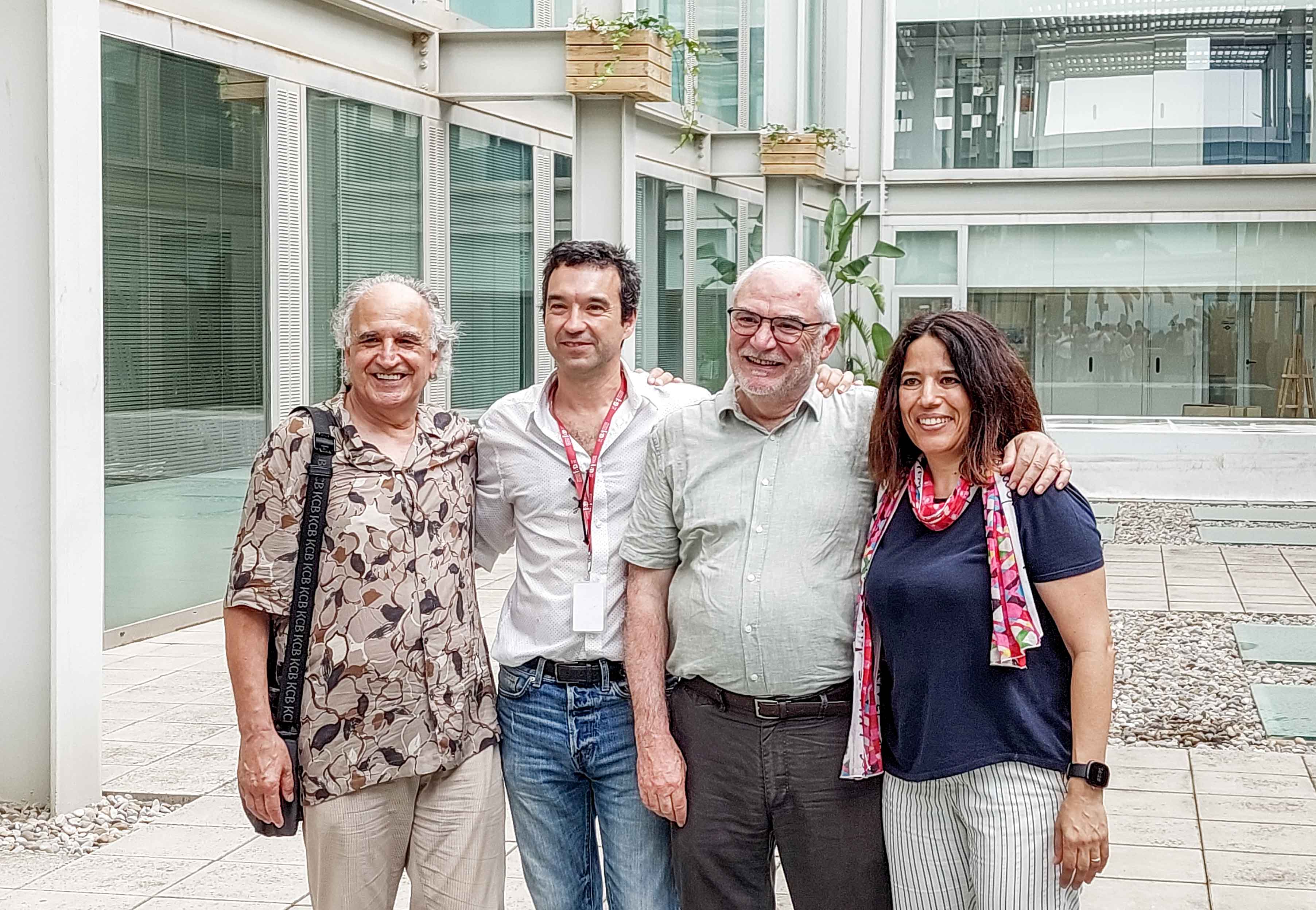 D'esquerra a dreta: Jaume Bertranpetit, Salvador Carranza, Xavier Bellés i Elena Bosch. Crèdit: IBE